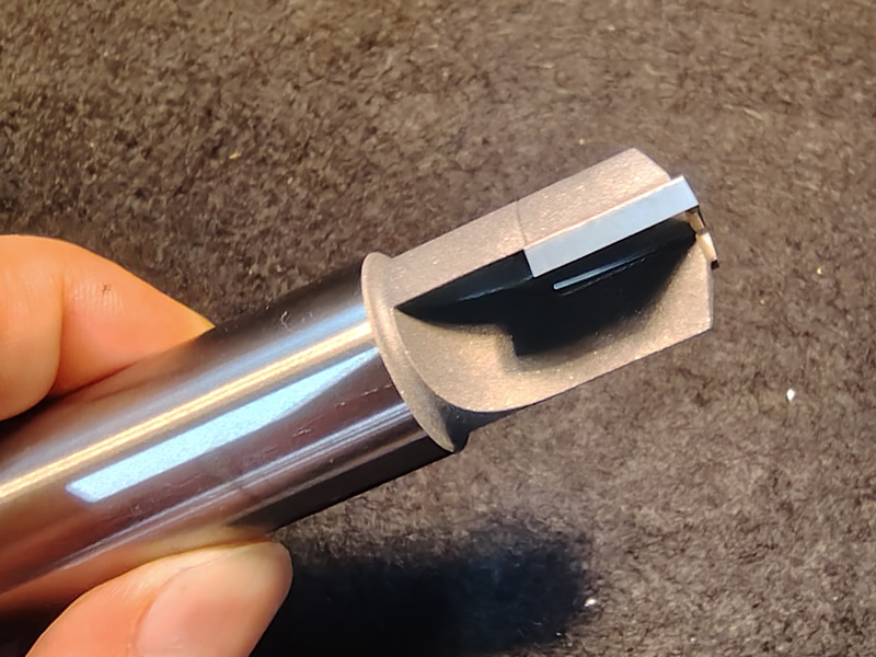 スロッチングエンドミル→特殊工具に成形（R2.0　R0.5　15°刃）