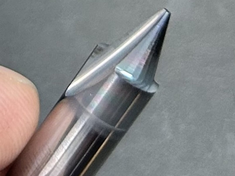 先端φ1.03・テーパー20度の超硬エンドミルを素材から製作